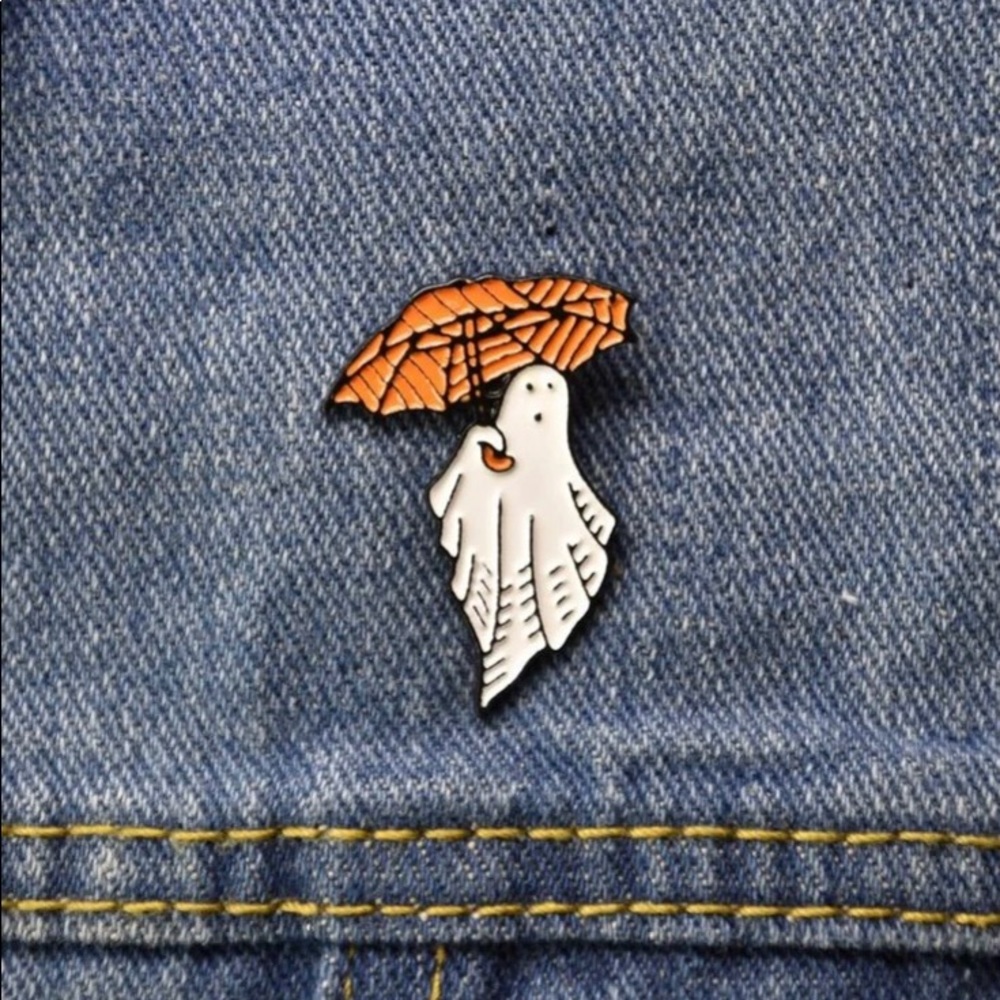 Ghost 👻 Halloween 🎃 🕸 cartoon brooch